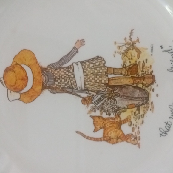 Vintage Holly Hobbie Plate  Happy is the Home That Welcomes Friends Girl w Cat - Picture 3 of 8